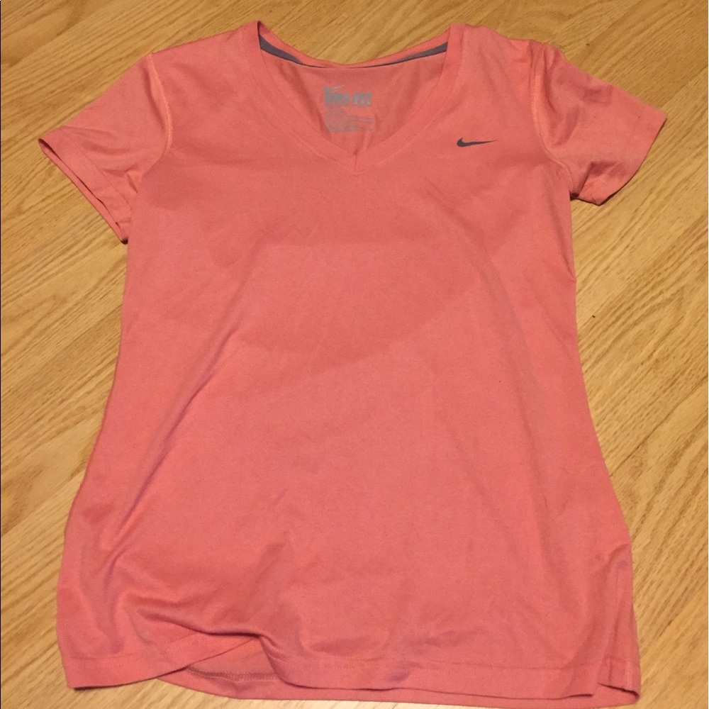 Nike dri-fit tee size small
